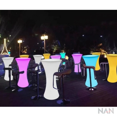 Masă cocktail luminoasă